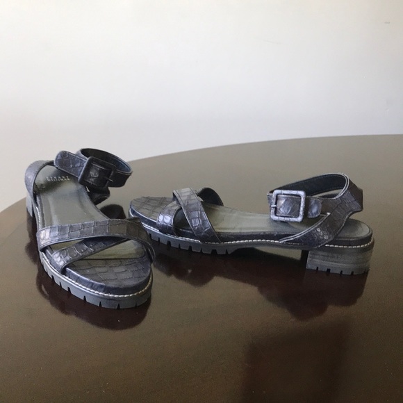 crocs thongs anaconda